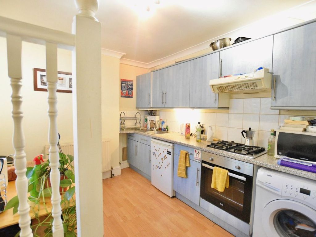 1 bed flat for sale in Atherton Road, Stratford E7, £275,000