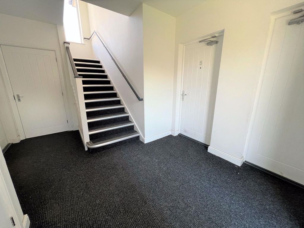 2 bed flat for sale in Carpenters Way, Midsomer Norton, Radstock BA3, £189,950