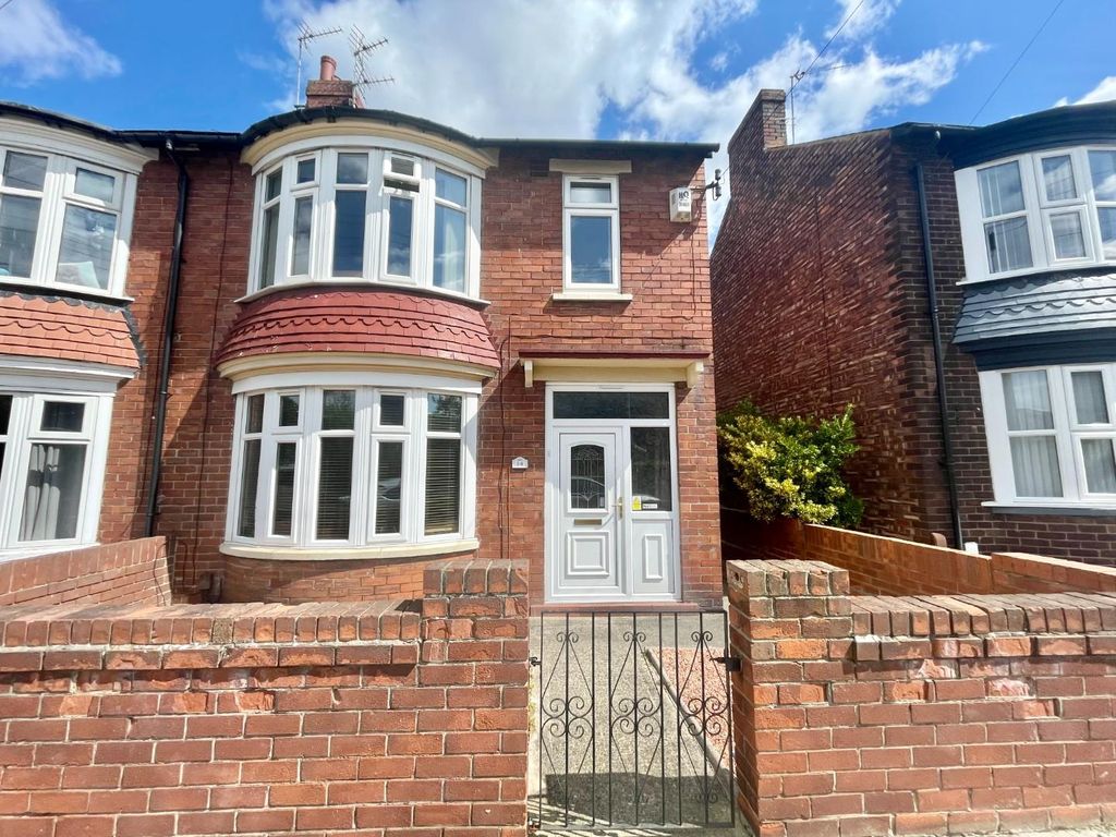 3 bed terraced house for sale in Dunstable Road, Middlesbrough TS5, £120,000