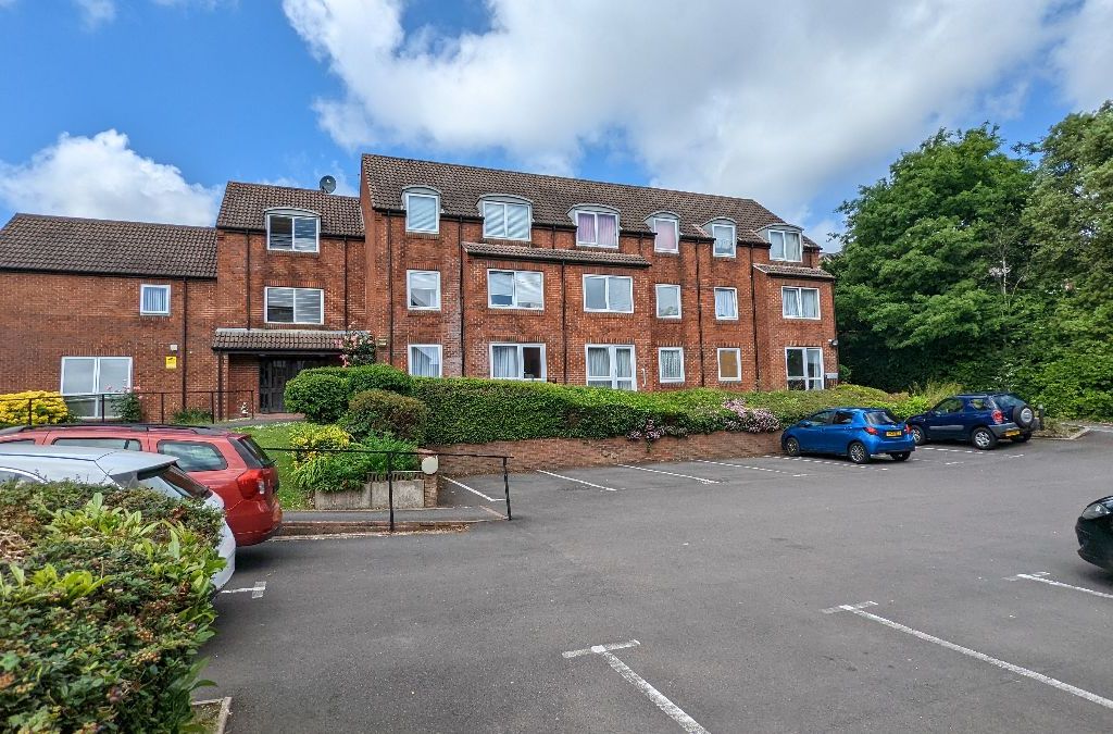 1 bed flat for sale in Homewater House, Hulbert Road, Waterlooville PO7, £84,995