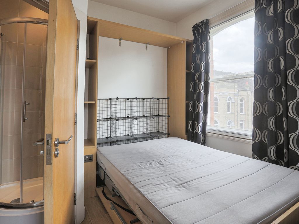 1 bed flat for sale in Priory Street, York YO1, £80,000