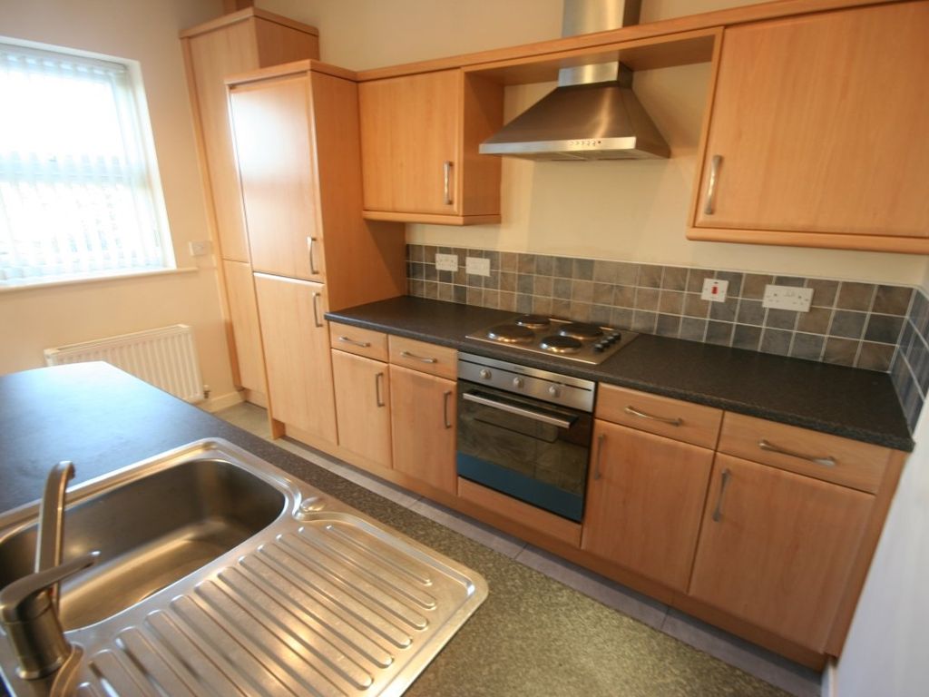 2 bed flat for sale in Marton Road, Middlesbrough, North Yorkshire TS4, £65,000