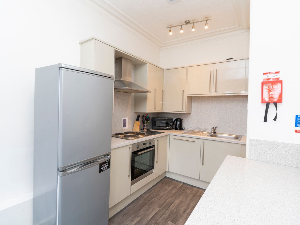 3 bed flat for sale in Whitehall Street, Dundee DD1, £160,000