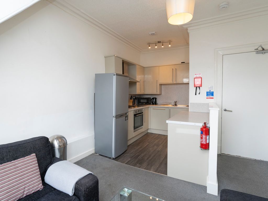 3 bed flat for sale in Whitehall Street, Dundee DD1, £160,000