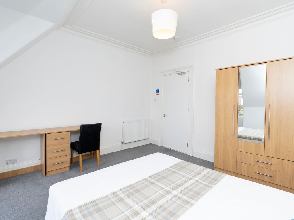 3 bed flat for sale in Whitehall Street, Dundee DD1, £160,000