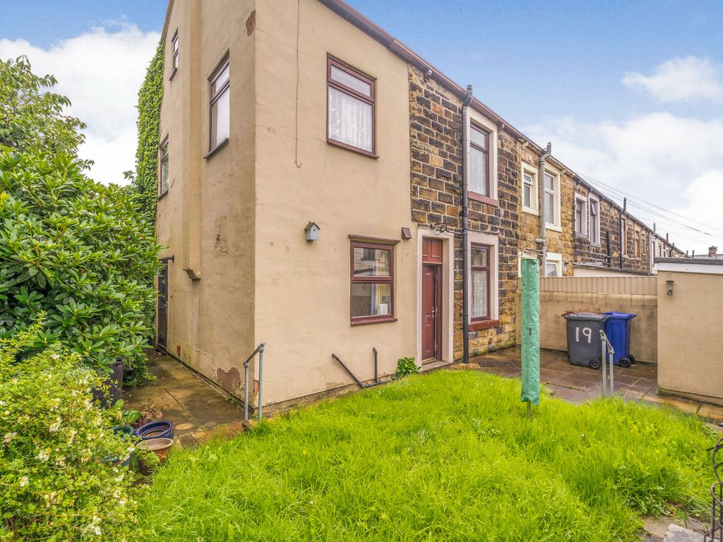 3 bed end terrace house for sale in Gill Street, Colne BB8, £150,000
