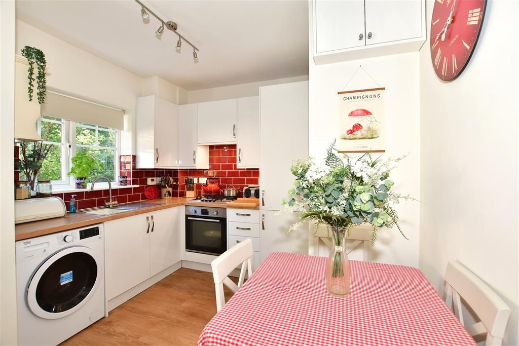 1 bed flat for sale in Roman Way, Boughton Monchelsea, Maidstone, Kent ME17, £165,000