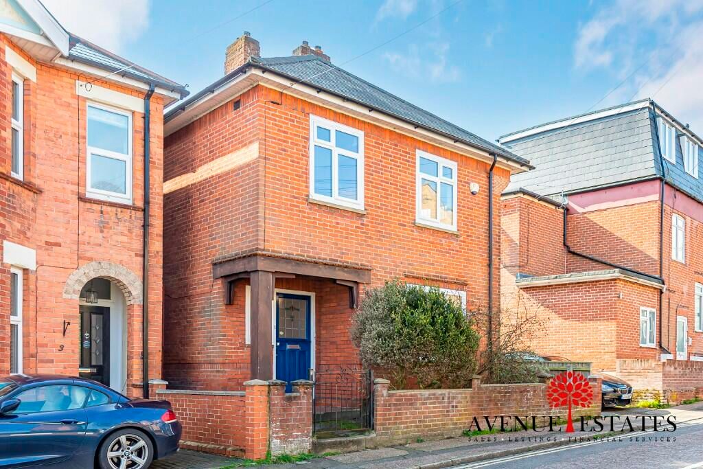 3 bed detached house for sale in Stourvale Road, Bournemouth BH5, £300,000