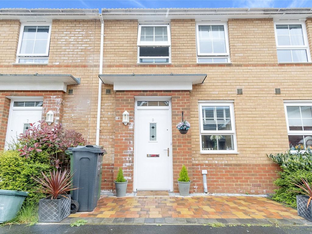 2 bed terraced house for sale in Beauchamp Drive, Newport, Isle Of Wight PO30, £210,000