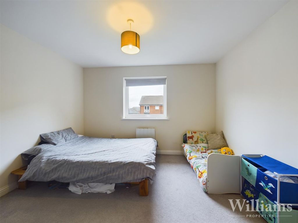 1 bed flat for sale in Elsom Path, Aylesbury, Buckinghamshire HP19, £180,000