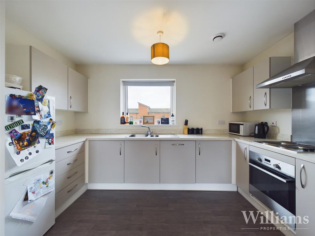 1 bed flat for sale in Elsom Path, Aylesbury, Buckinghamshire HP19, £180,000