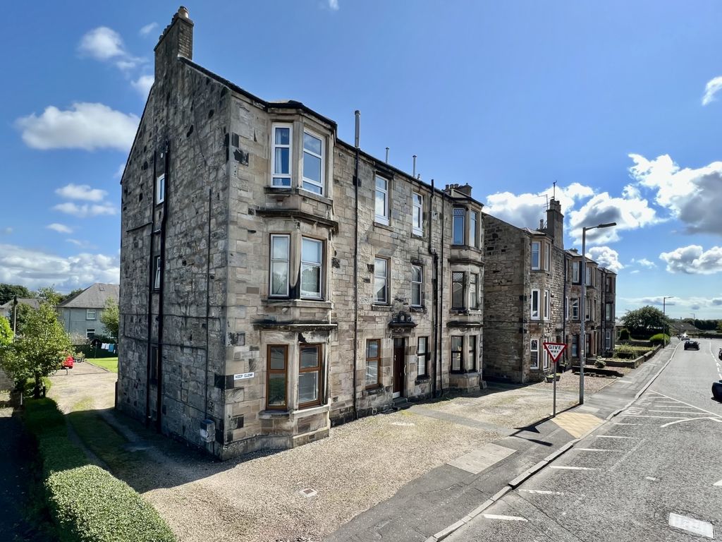 1 bed flat for sale in Holmhead, Kilbirnie KA25, £42,000