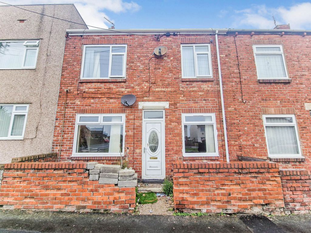 2 bed flat for sale in Whitley Terrace, Bedlington NE22, £31,000