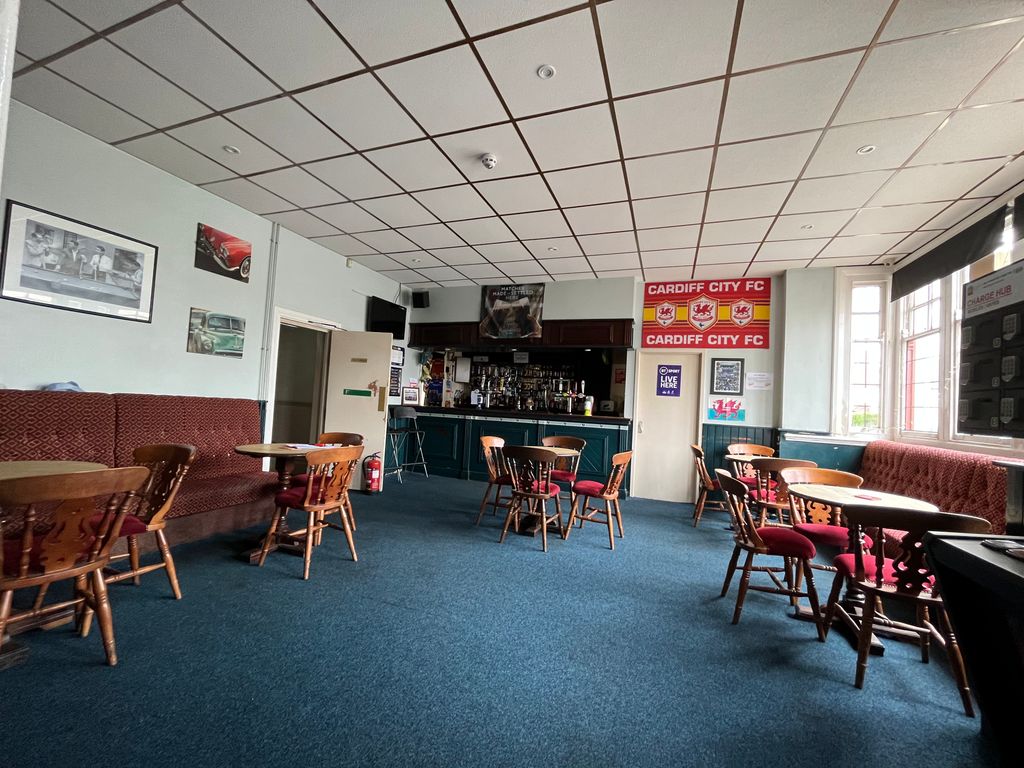 Pub/bar for sale in Station Road, Cardiff CF14, £350,000