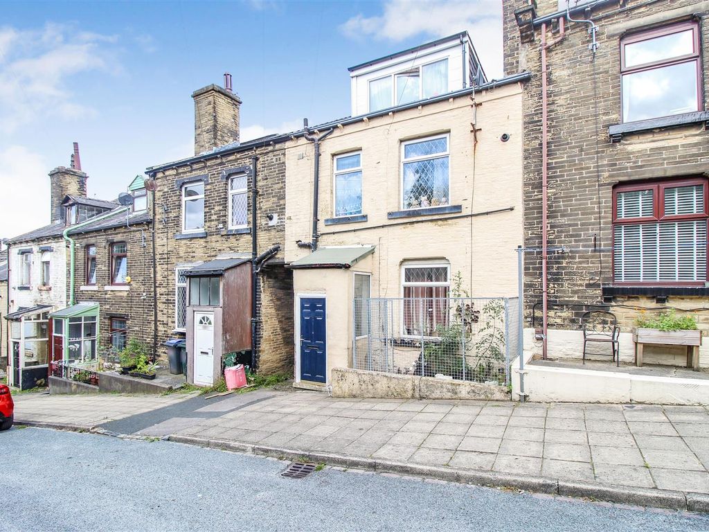 2 bed end terrace house for sale in Westcroft Road, Bradford BD7, £90,000