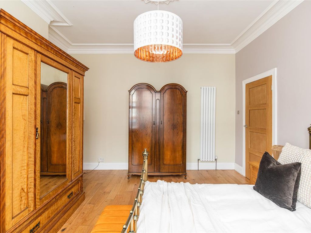 2 bed flat for sale in Biddlestone Road, Heaton, Newcastle Upon Tyne NE6, £160,000