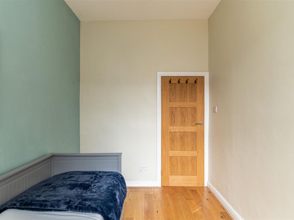 2 bed flat for sale in Biddlestone Road, Heaton, Newcastle Upon Tyne NE6, £160,000