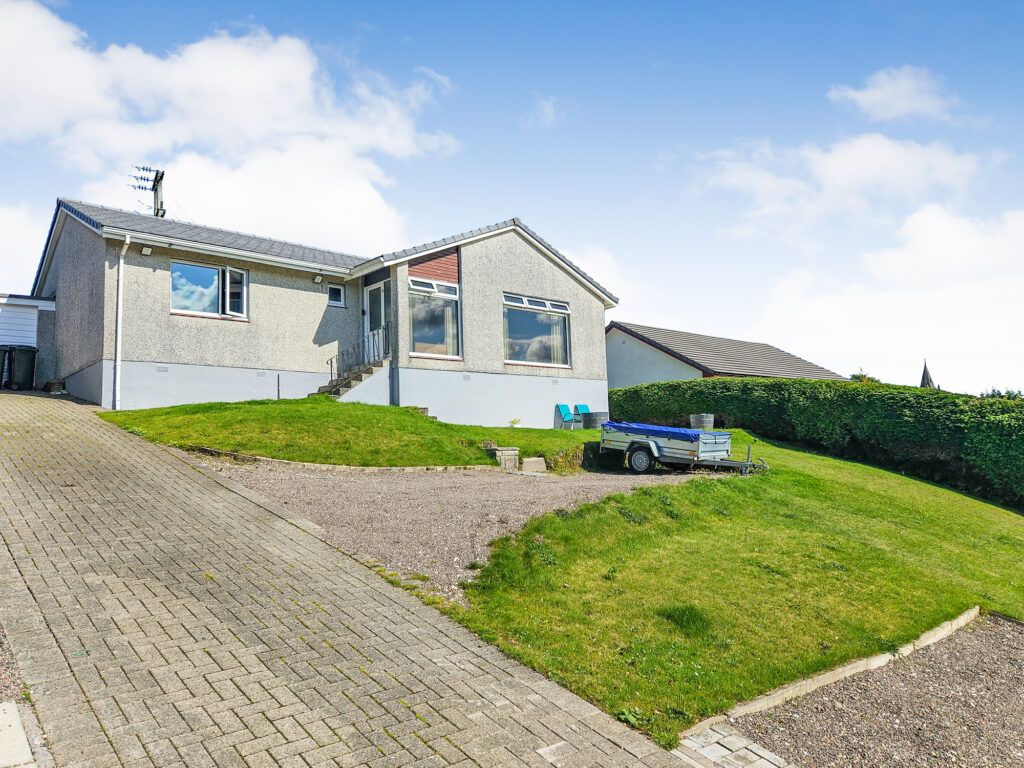 3 bed detached bungalow for sale in 21 Fernoch Park, Lochgilphead, Argyll PA31, £240,000