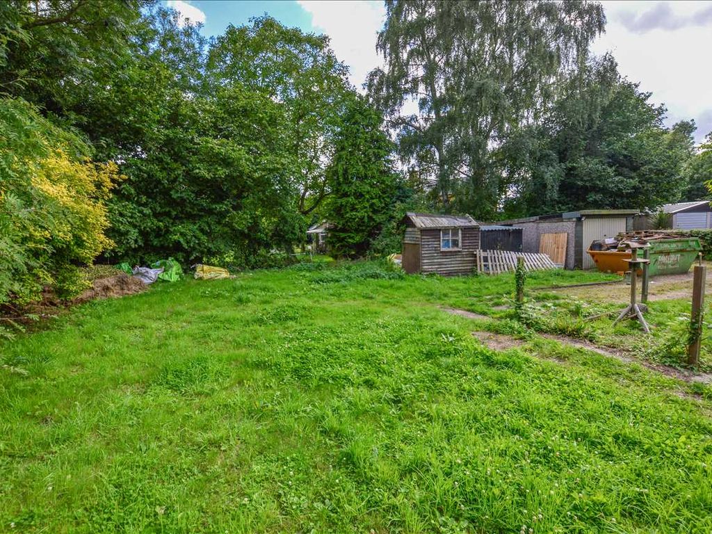 Land for sale in High Street, Helpringham, Sleaford NG34, £120,000