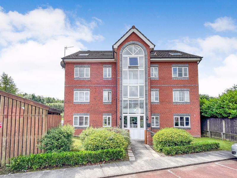 2 bed flat for sale in Newby Close, Bury BL9, £120,000
