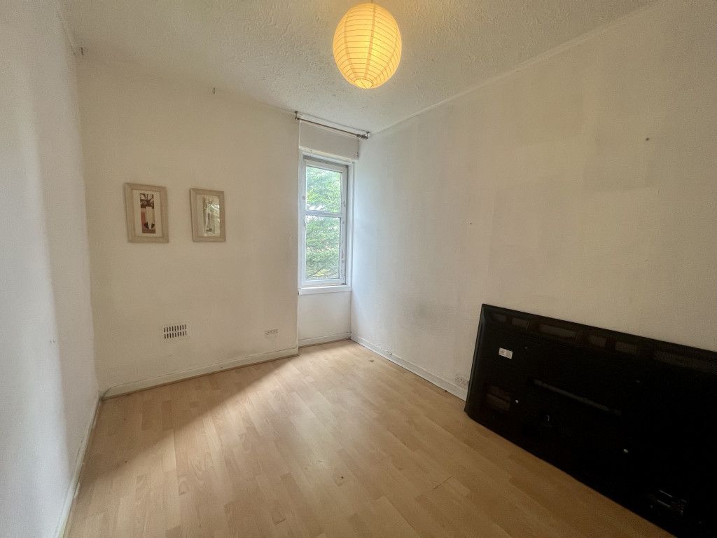 2 bed flat for sale in 2/3, 13 Muirhead Street, Kirkintilloch, Glasgow G66, £72,000