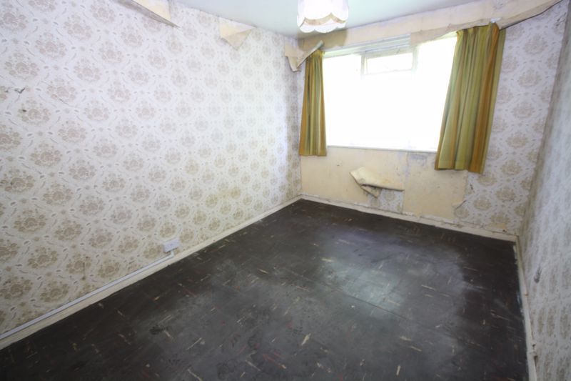 2 bed maisonette for sale in Bangor Close, Northolt UB5, £250,000