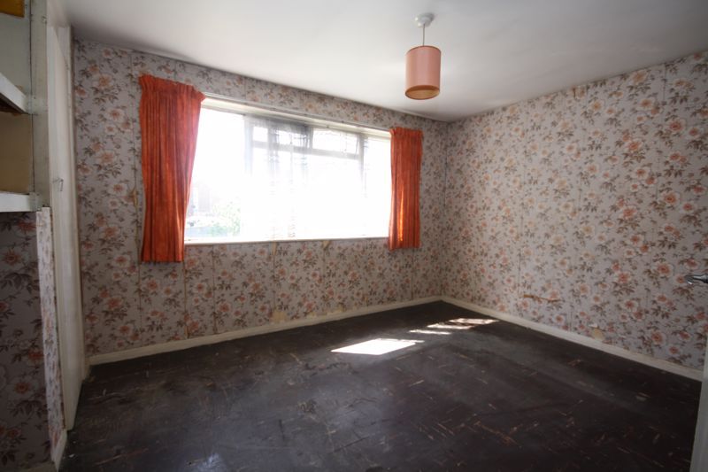 2 bed maisonette for sale in Bangor Close, Northolt UB5, £250,000