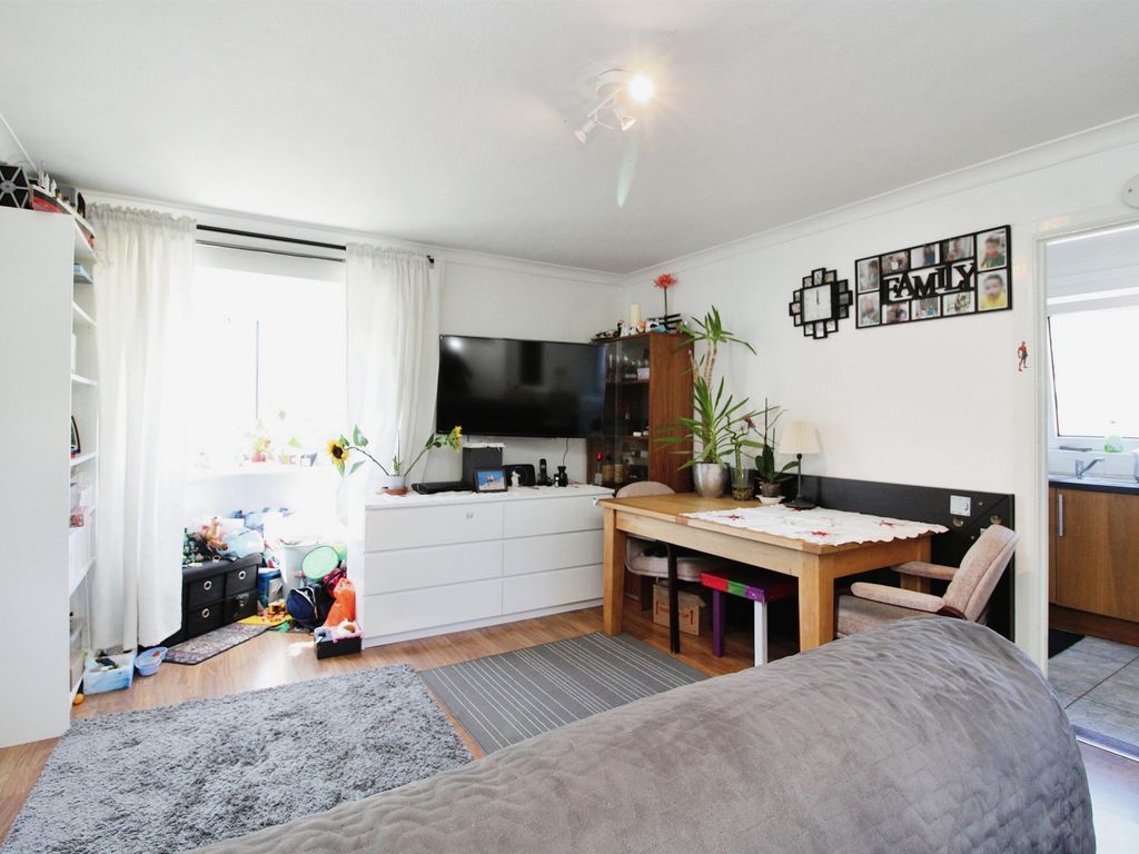 1 bed flat for sale in Coed Edeyrn, Llanedeyrn, Cardiff CF23, £95,000