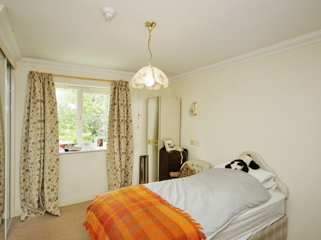 1 bed flat for sale in Sycamore House, Woodland Court, Overndale Road, Bristol BS16, £120,000