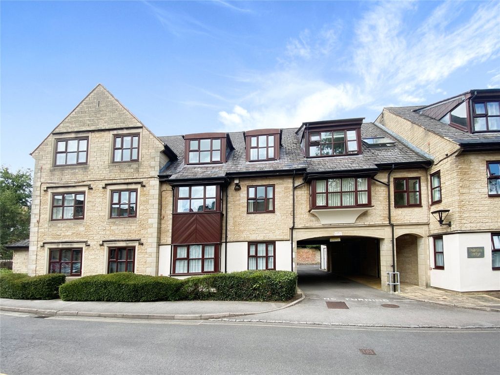 1 bed flat for sale in The Waterloo, Cirencester, Gloucestershire GL7, £130,000