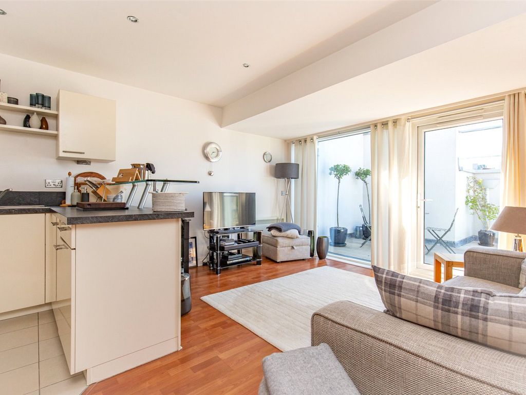 1 bed flat for sale in Merchants Road, Clifton, Bristol BS8, £315,000