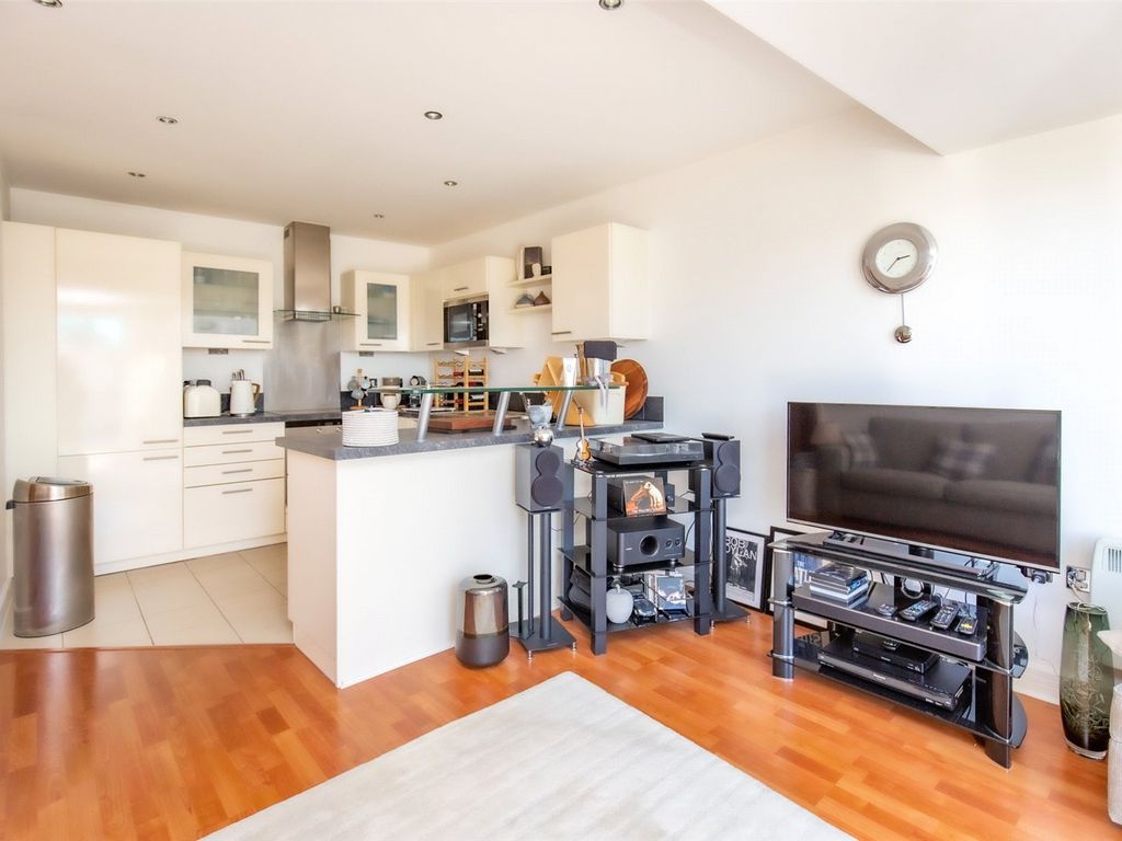 1 bed flat for sale in Merchants Road, Clifton, Bristol BS8, £315,000