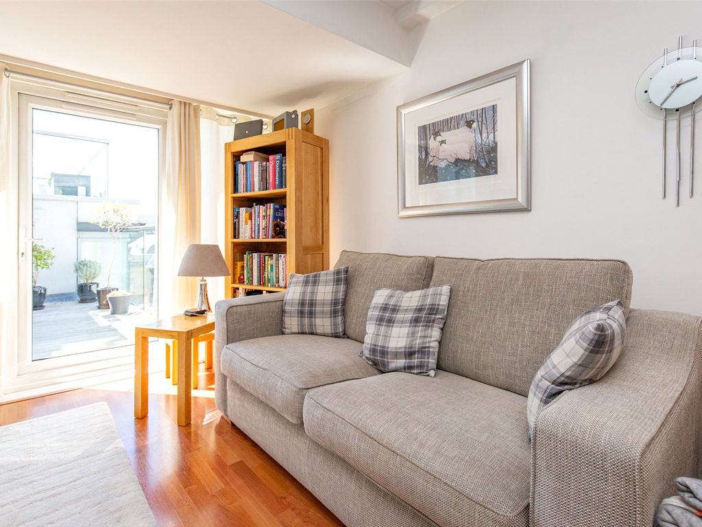 1 bed flat for sale in Merchants Road, Clifton, Bristol BS8, £315,000