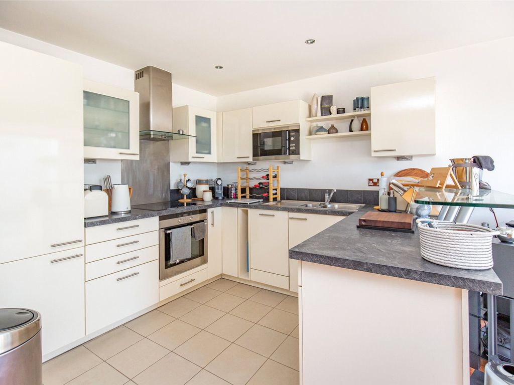 1 bed flat for sale in Merchants Road, Clifton, Bristol BS8, £315,000