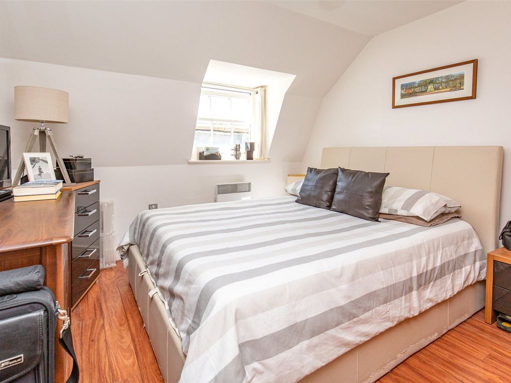 1 bed flat for sale in Merchants Road, Clifton, Bristol BS8, £315,000