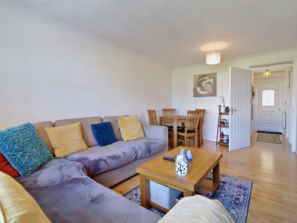 1 bed flat for sale in Cornwall Road, Felixstowe IP11, £108,000