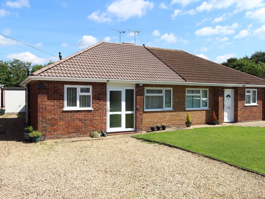 2 bed semi-detached bungalow for sale in Avery Close, Lutterworth LE17, £225,000