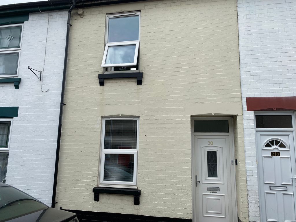 2 bed terraced house for sale in Stanley Road, Gloucester GL1, £195,000