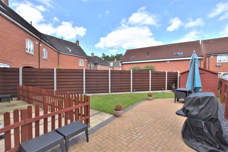 5 bed end terrace house for sale in Carnoustie Drive, Lincoln LN6, £280,000