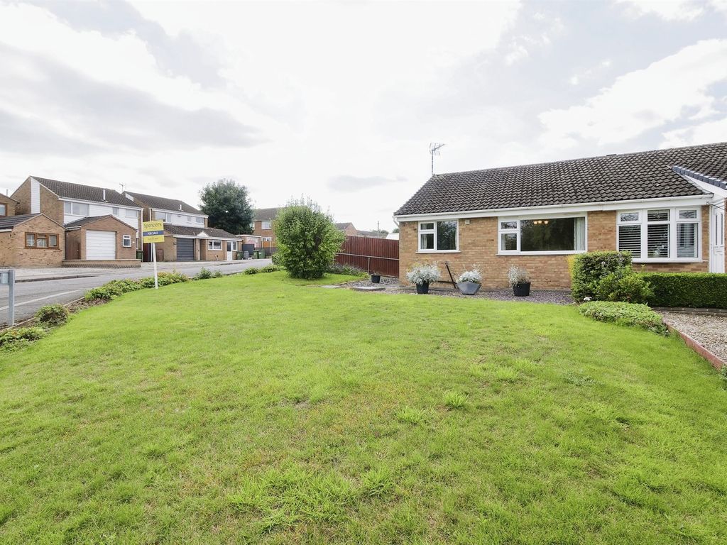 2 bed semi-detached bungalow for sale in Skye Way, Countesthorpe, Leicester LE8, £240,000