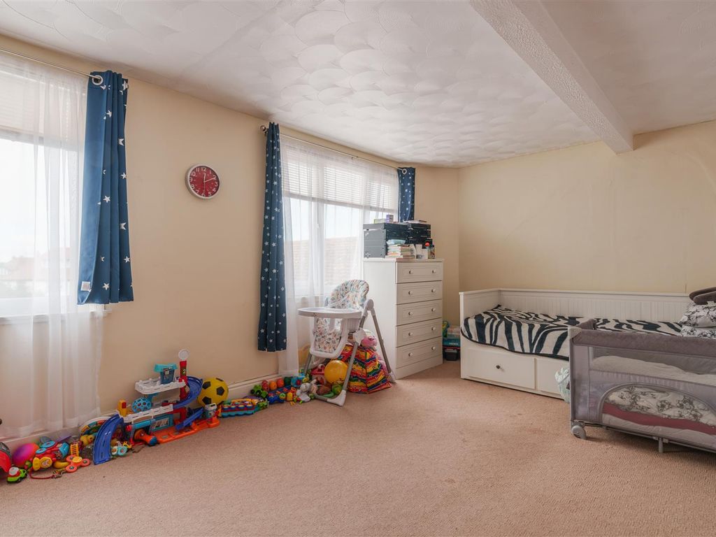 2 bed flat for sale in Lloyd Street, Llandudno, Conwy LL30, £90,000