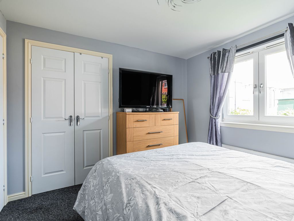 2 bed flat for sale in 7/2, Ashwood Gait, Edinburgh EH12, £200,000