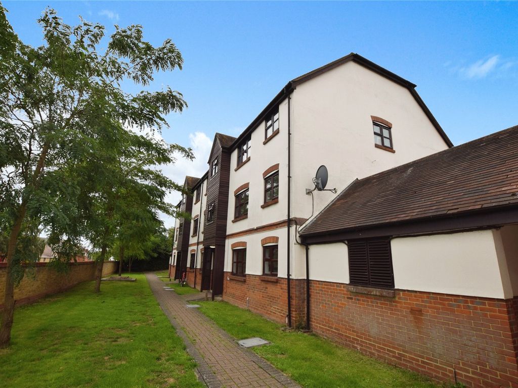 2 bed flat for sale in Culver Rise, South Woodham Ferrers, Chelmsford, Essex CM3, £190,000