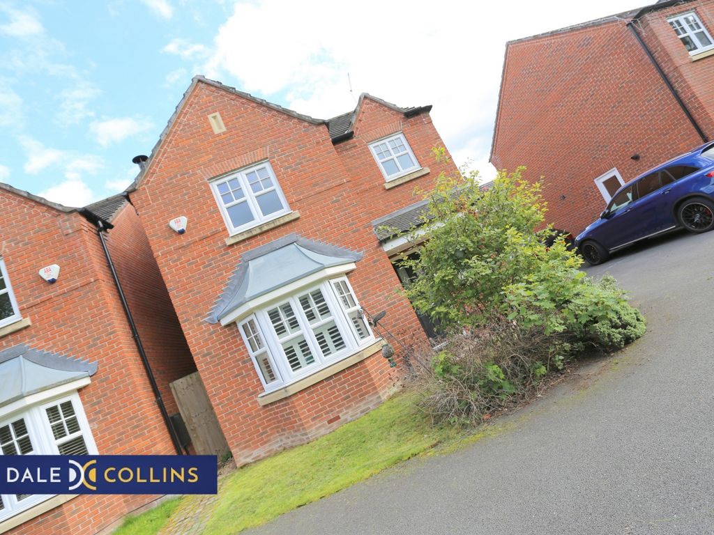 3 bed detached house for sale in Davenshaw Drive, Congleton CW12, £285,000