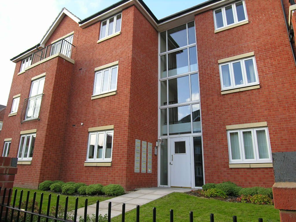 2 bed flat for sale in Ardgowan Grove, Monmore Grange, Wolverhampton, West Midlands WV4, £120,000