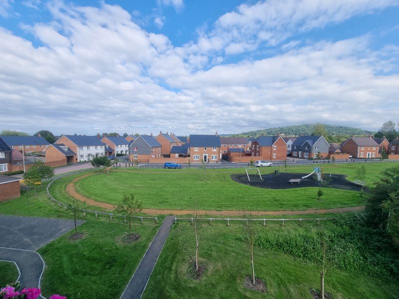 2 bed flat for sale in Millstone Way, Gloucester GL1, £180,000