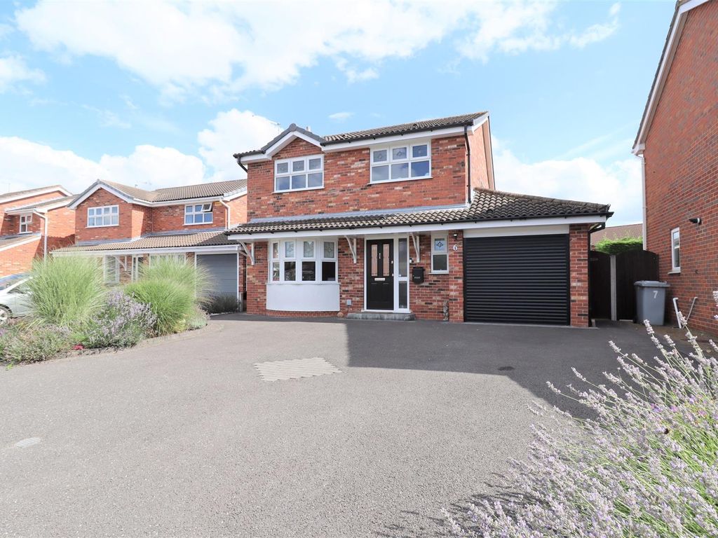 4 bed detached house for sale in Crestwood Close, Wistaston, Crewe CW2, £325,000