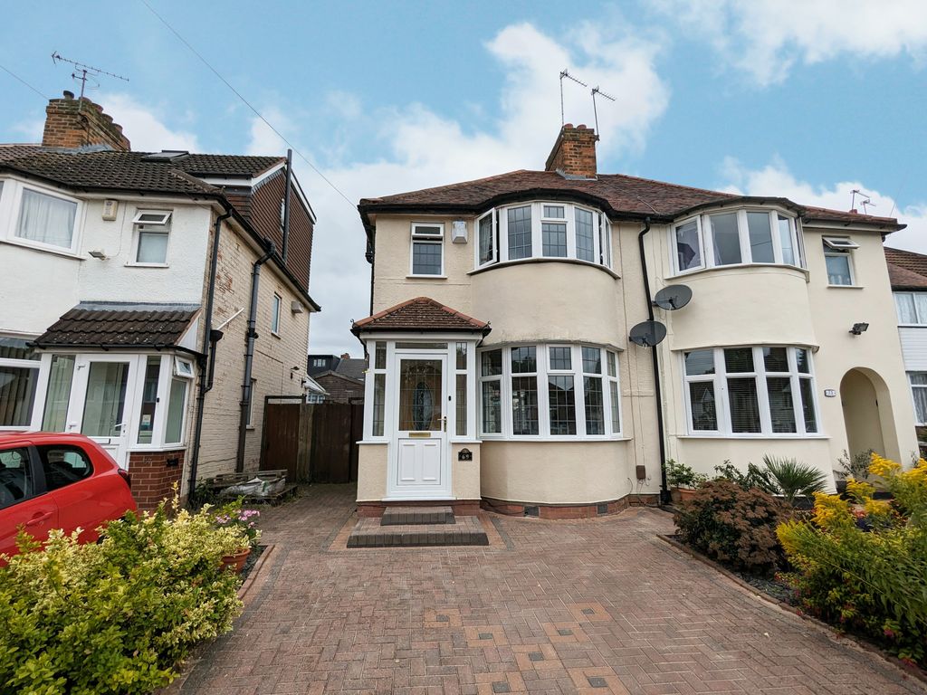 3 bed semi-detached house for sale in Rock Road, Solihull B92, £259,500