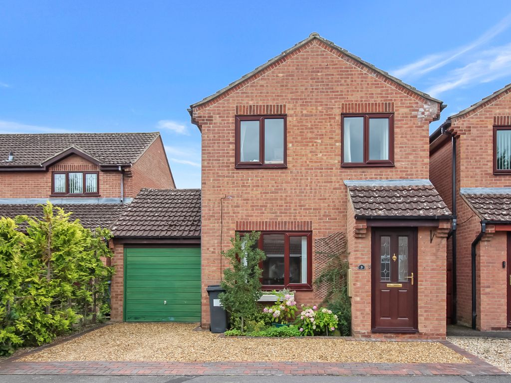 3 bed detached house for sale in Somerset Drive, Westbury BA13, £275,000