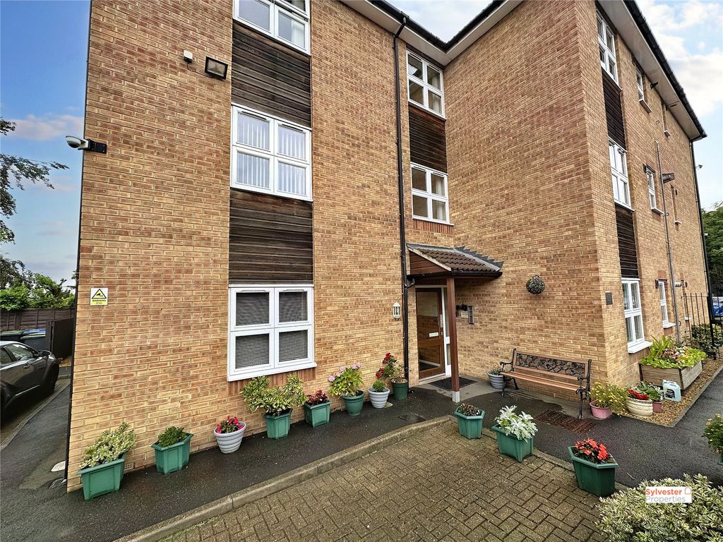 2 bed flat for sale in Robson House, The Leazes, Burnopfield NE16, £57,995